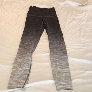 LIKE NEW SIZE 6 LULULEMON pants!